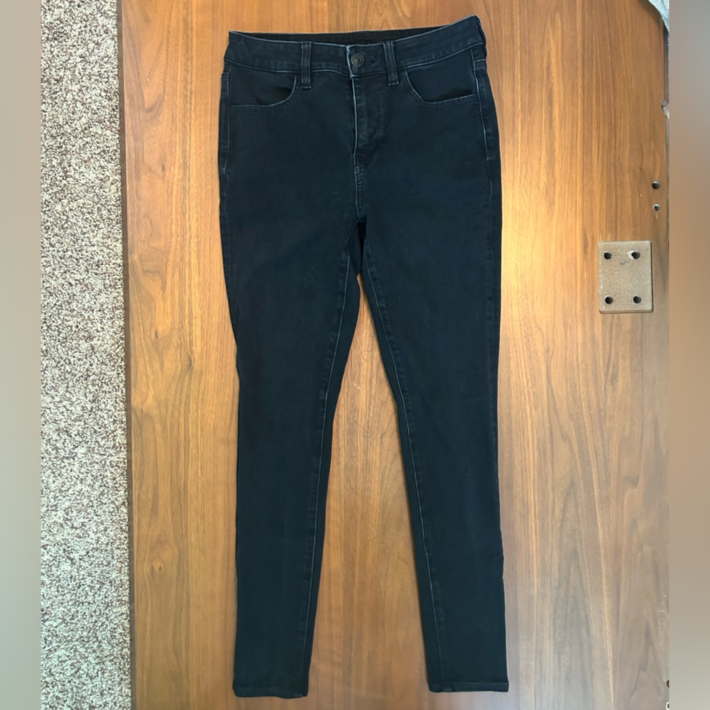 American Eagle Outfitters Women's Black Skinny Jeans, size 6